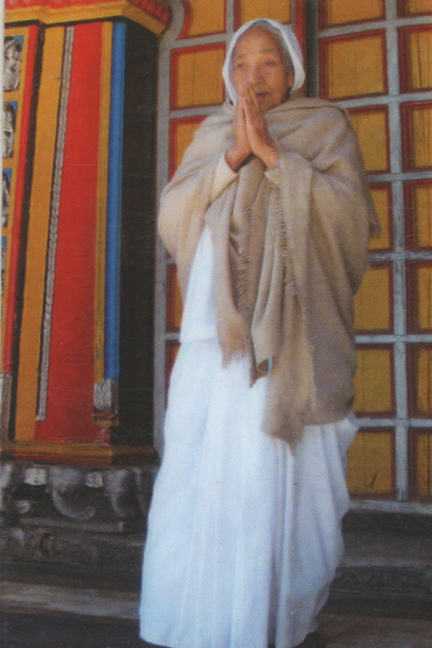 Pocket Sized Laminated Card C53 - Sri Siddhi Maa Standing with a Photo on the Back of Card