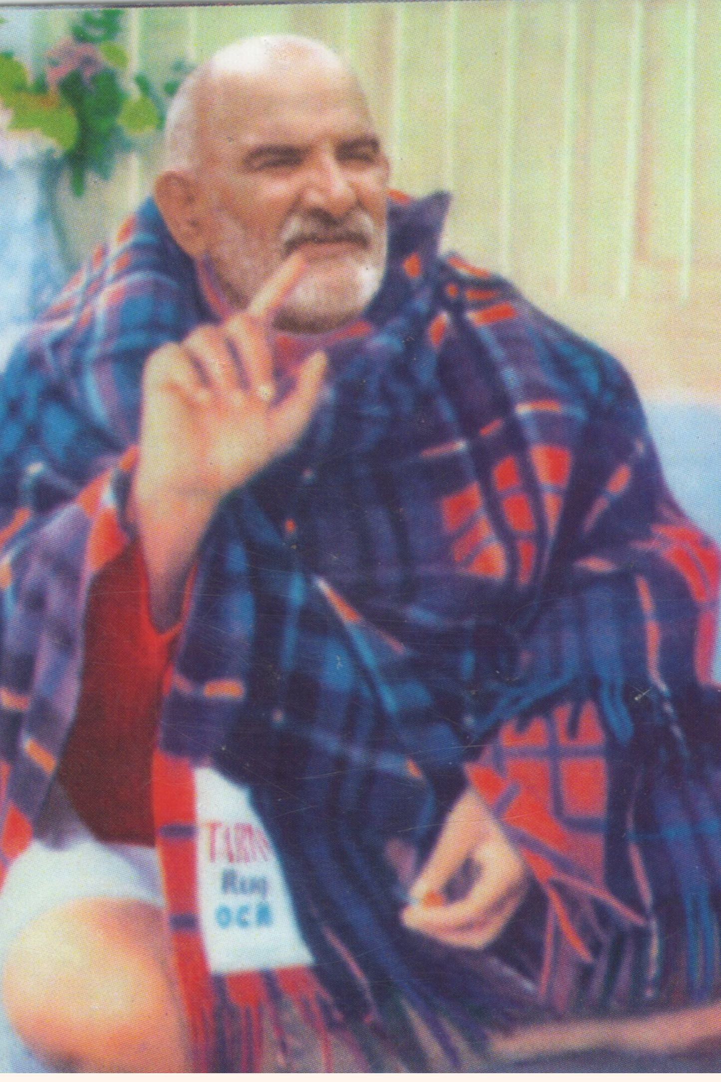Pocket Sized Laminated Card C7 - Maharaj Ji Pointing, with a Photo on the Back of Card